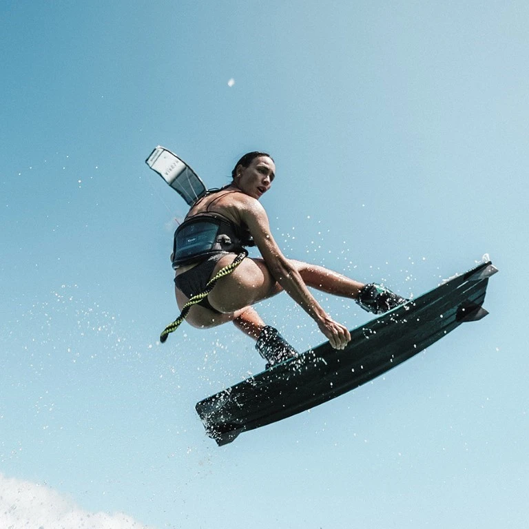 2023 Mystic Gem BK Womens Kiteboarding Waist Harness - Black/Glitter Discounts Apply ! 4 2023 Mystic Gem BK Womens Kiteboarding Waist Harness - Black/Glitter Discounts Apply ! - Image 4