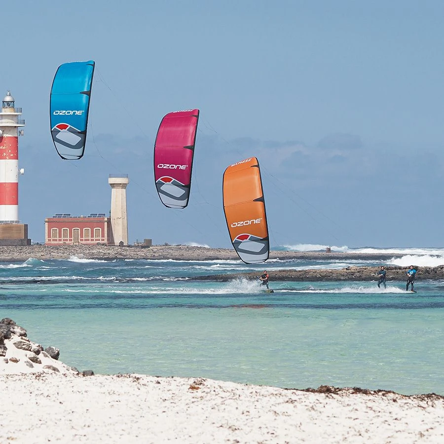 Ozone Zephyr V7 17m Lightwind Kite - 30% Off Last One - Yellow Discounts Apply ! 5 Ozone Zephyr V7 17m Lightwind Kite - 30% Off Last One - Yellow Discounts Apply ! - Image 5