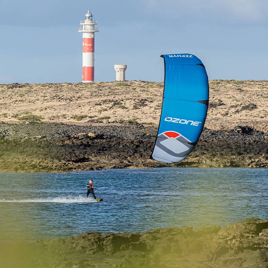 Ozone Zephyr V7 17m Lightwind Kite - 30% Off Last One - Yellow Discounts Apply ! 6 Ozone Zephyr V7 17m Lightwind Kite - 30% Off Last One - Yellow Discounts Apply ! - Image 6